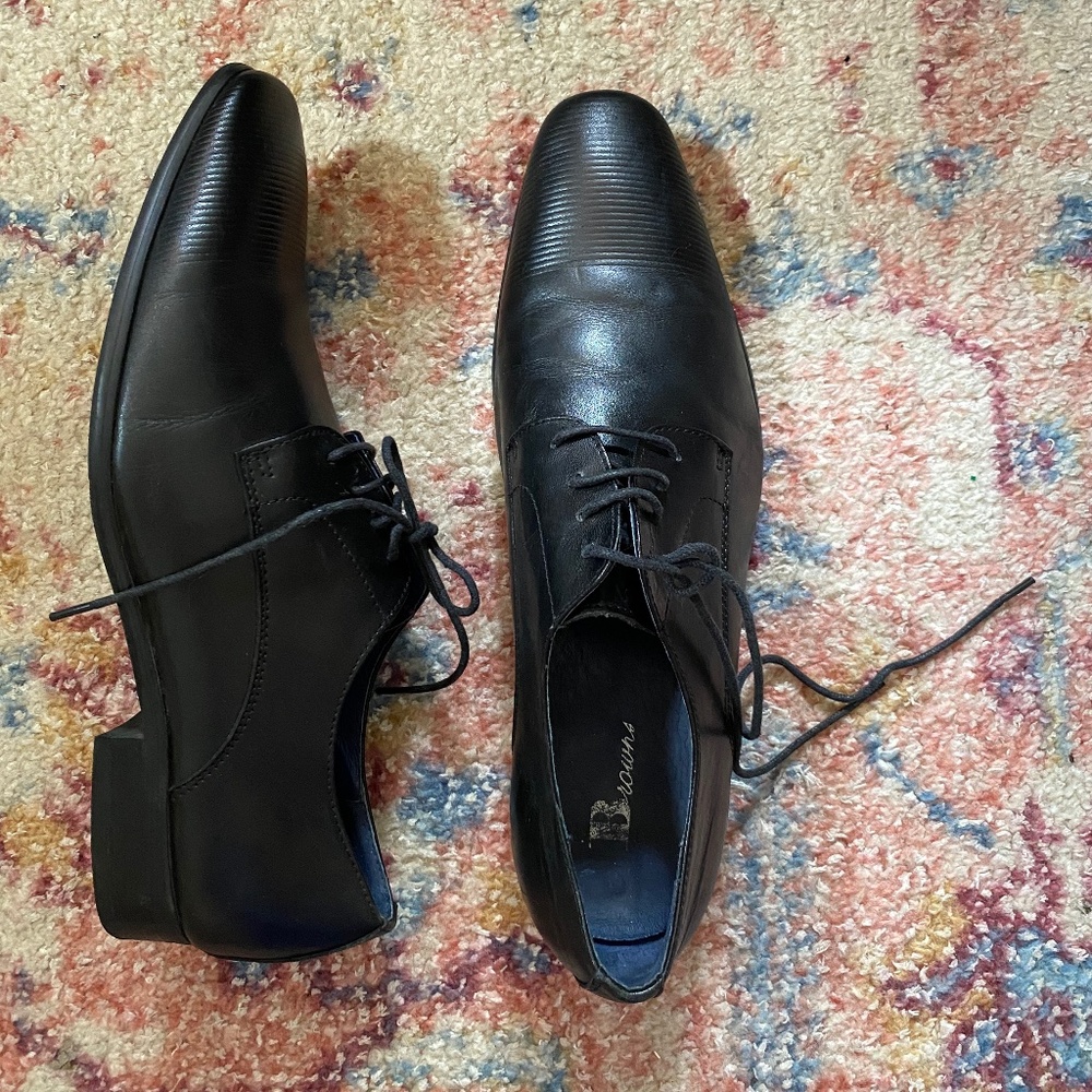 Men’s black dress shoes